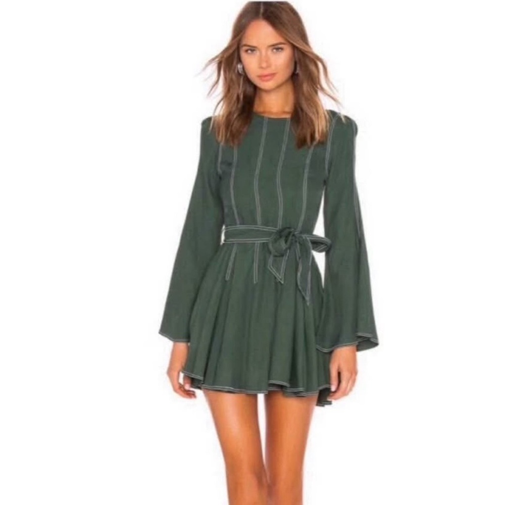 🍀 New Revolve Medium Fit and Flare Belted Green Dress Flared Sleeves.